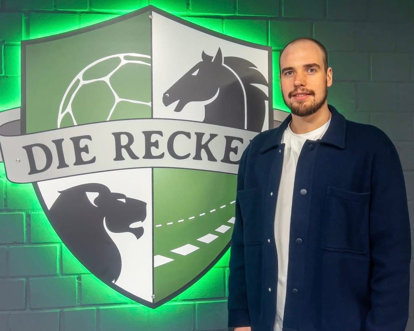 CHAMPIONS-LEAGUE-SIEGER TIM ZECHEL UNTERSCHREIBT BEI DER TSV HANNOVER-BURGDORF